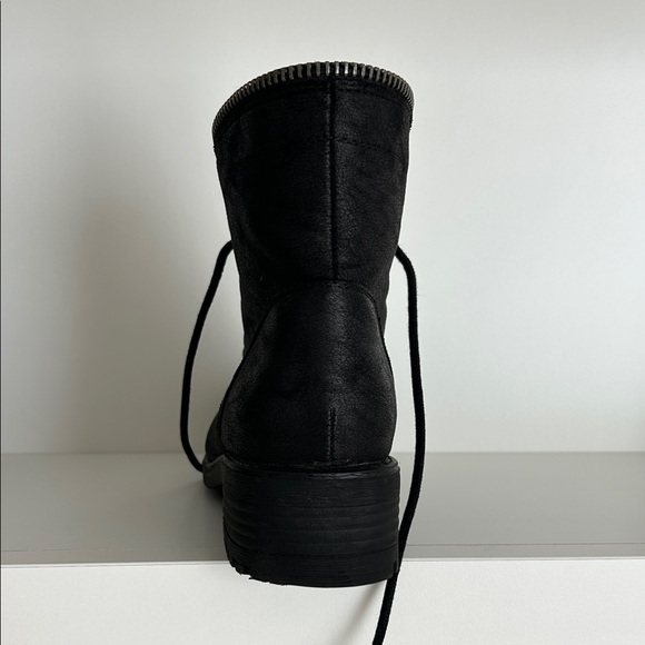 Carlos Santana Black Lace-Up Women’s Boots - Picture 3 of 8